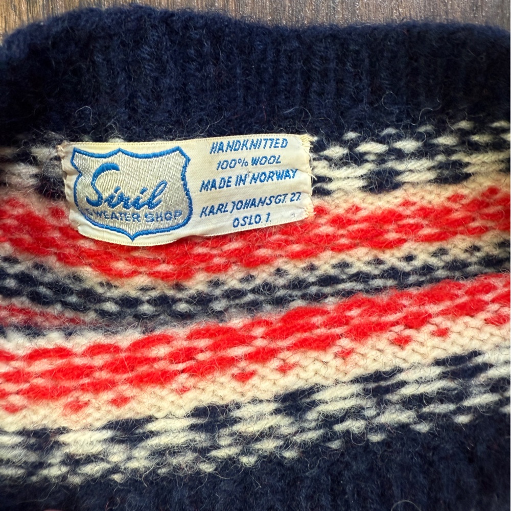 Red, Navy and Cream Vintage Wool sweater Uni sex - Picture 3 of 6